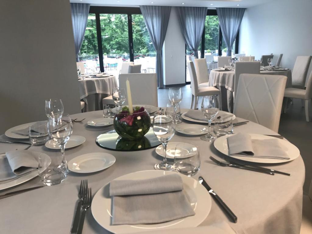 Domus Grand Hotel ريندي المظهر الخارجي الصورة