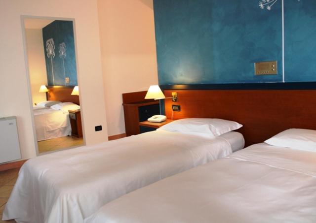 Domus Grand Hotel ريندي المظهر الخارجي الصورة