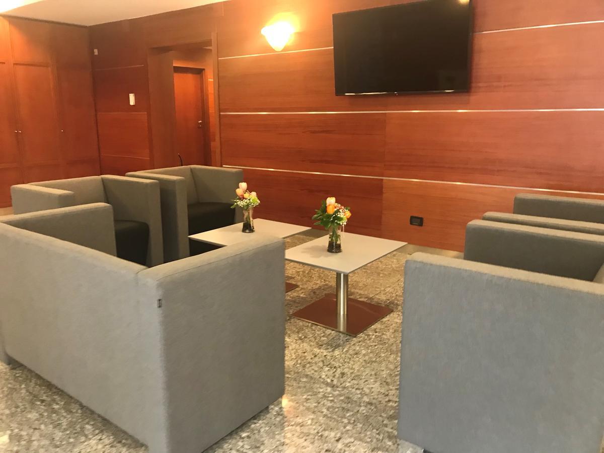 Domus Grand Hotel ريندي المظهر الخارجي الصورة