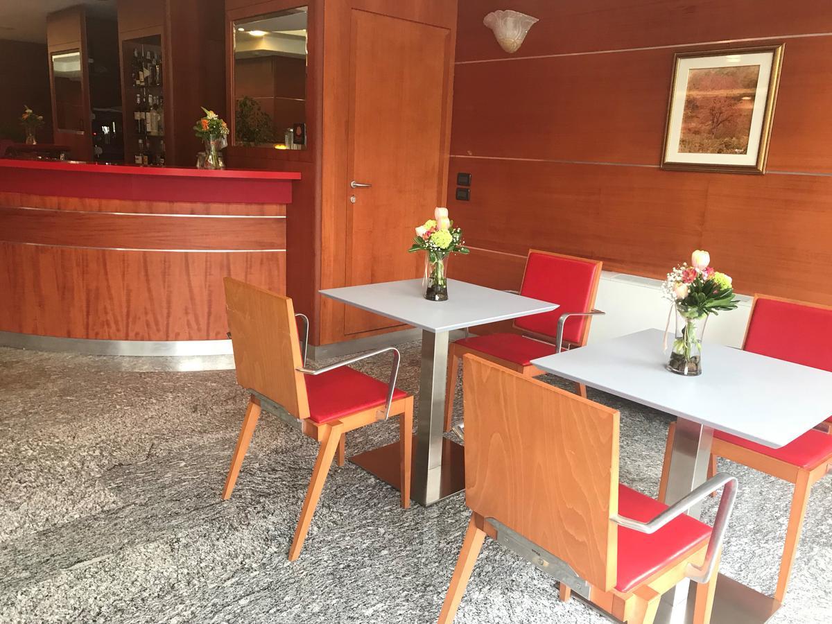 Domus Grand Hotel ريندي المظهر الخارجي الصورة