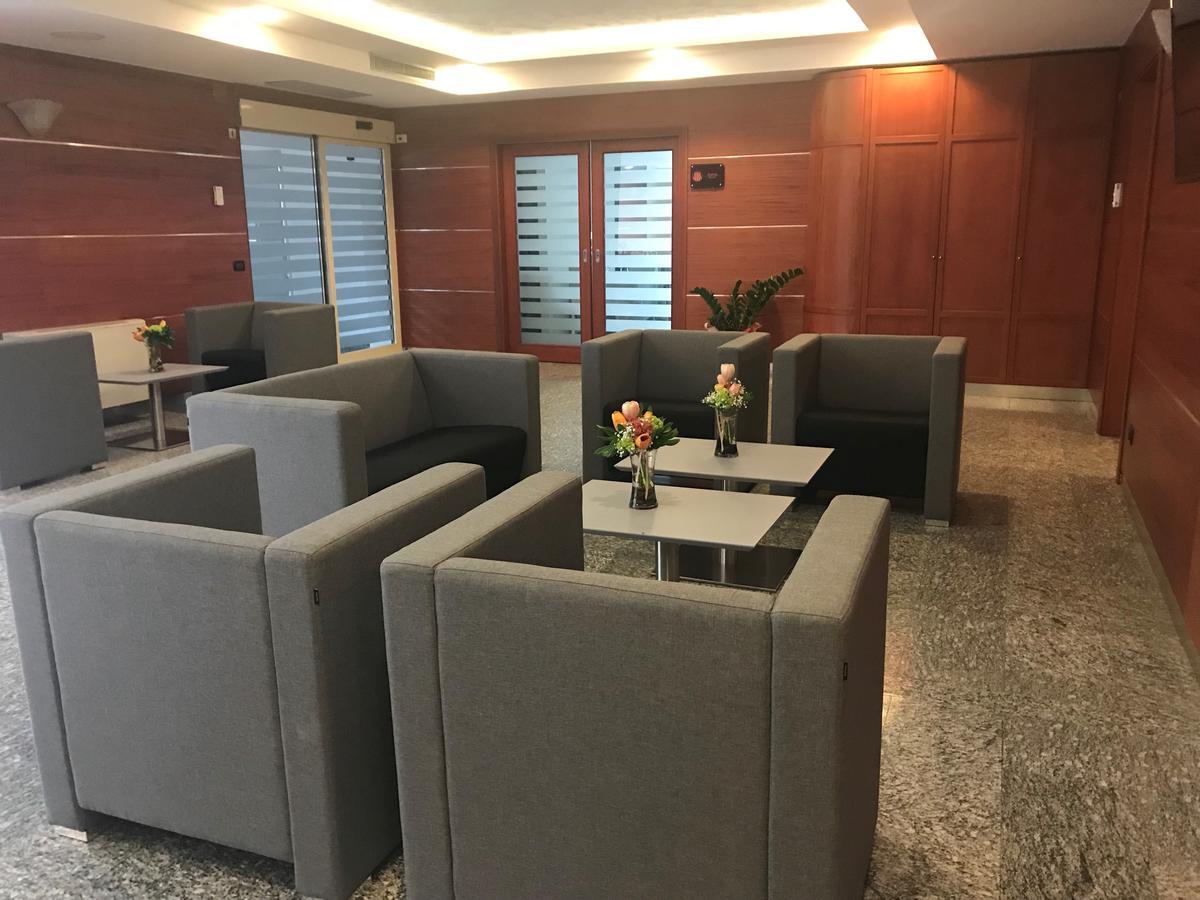 Domus Grand Hotel ريندي المظهر الخارجي الصورة
